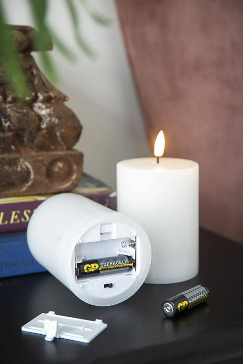 Flameless Candles w/Remote - White