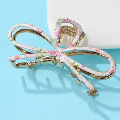 White Botanical Floral Hair Claw Clip
