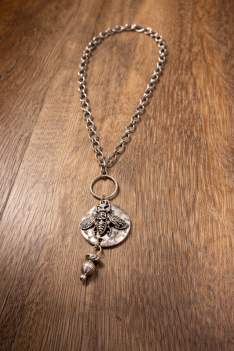 Necklace - Simple Short Chain with Bee Dangle