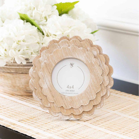 Round Scallop Photo Frame - Natural Wood