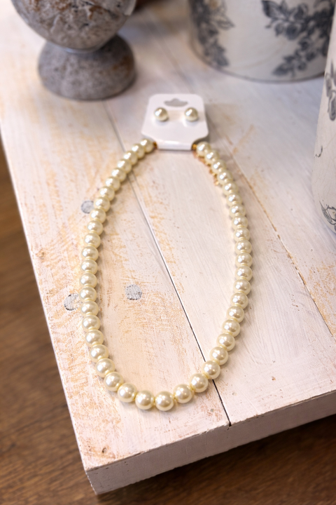 Pearl Necklace with Stud Earrings